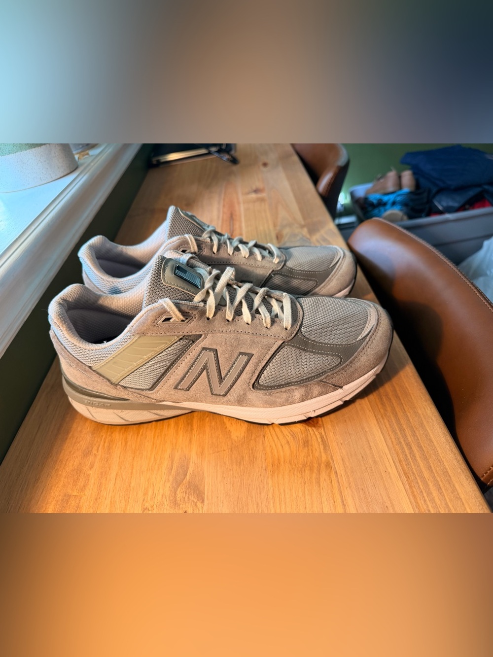 New Balance Men's 990v5 Light Gray Suede & Mesh Sneakers - Picture 2 of 7